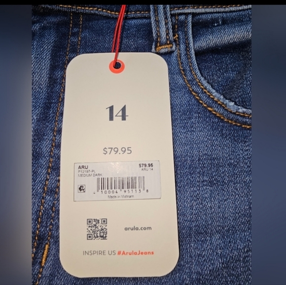 **SOLD** Arula Midrise Flare Jean's Size 14 - Picture 7 of 7